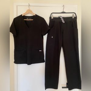 Black figs scrub set